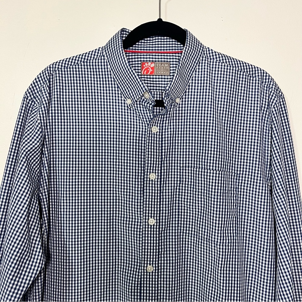 Chick-fil-A Uniform Shirt L Blue Checked Team Style Oobe Button Up Long Sleeve